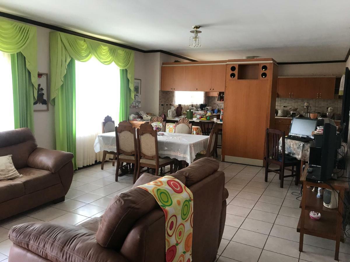 Casa Del Suizo Bed & Breakfast Desamparados  ภายนอก รูปภาพ